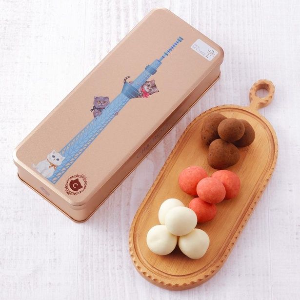 「シャトロワ」の東京スカイツリー(R)缶 苺の牛乳ショコラ3種