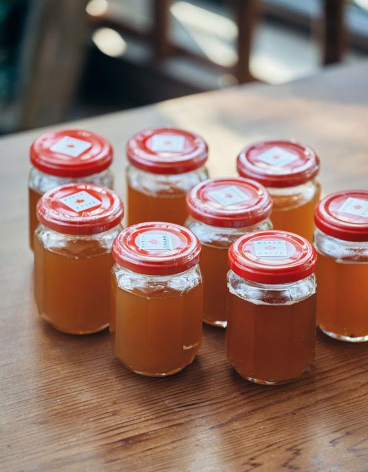 今年とれた日本ミツバチの百花蜜。