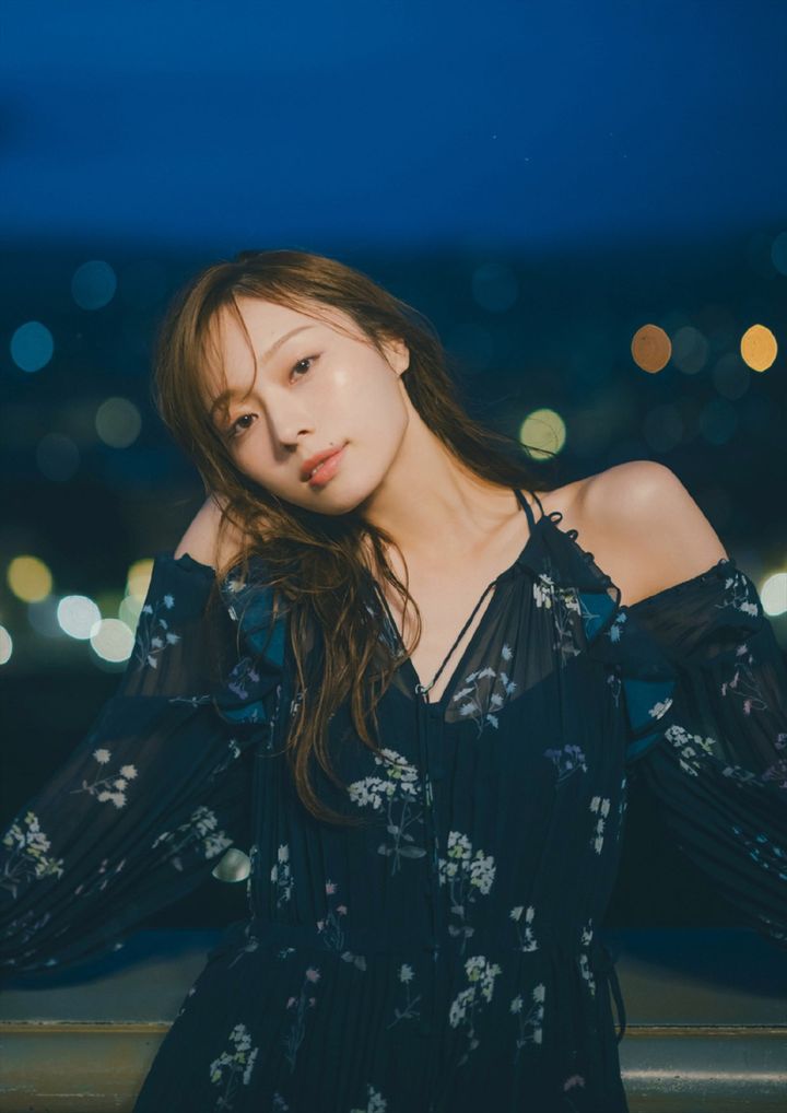 乃木坂46・梅澤美波2nd写真集『透明な覚悟』通常版裏表紙 撮影・東京祐 width=