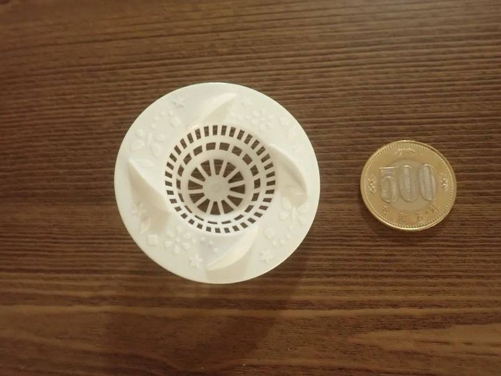 DAISO(ダイソー)：洗面台のくるくるゴミガード