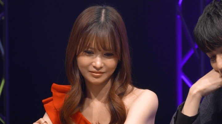 【映像】美人すぎるポーカープロの“クールな表情”