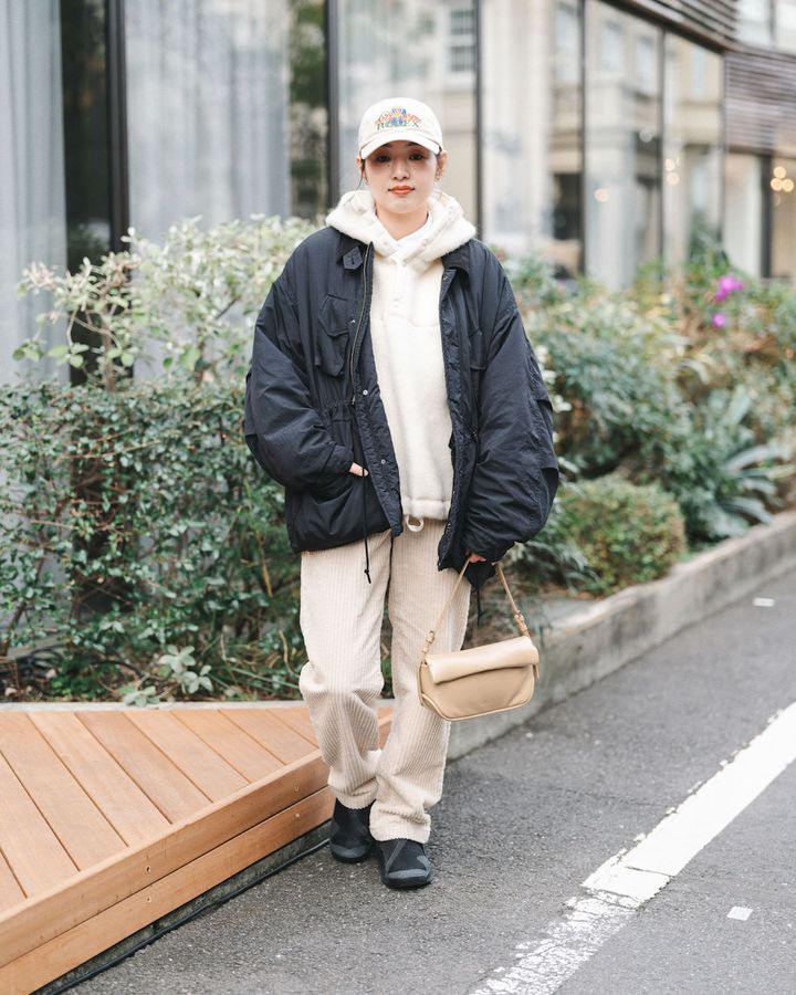 真冬の“モノトーン”コーデ5選。差し色や素材感で個性を発揮しよう【TOKYO SNAP】