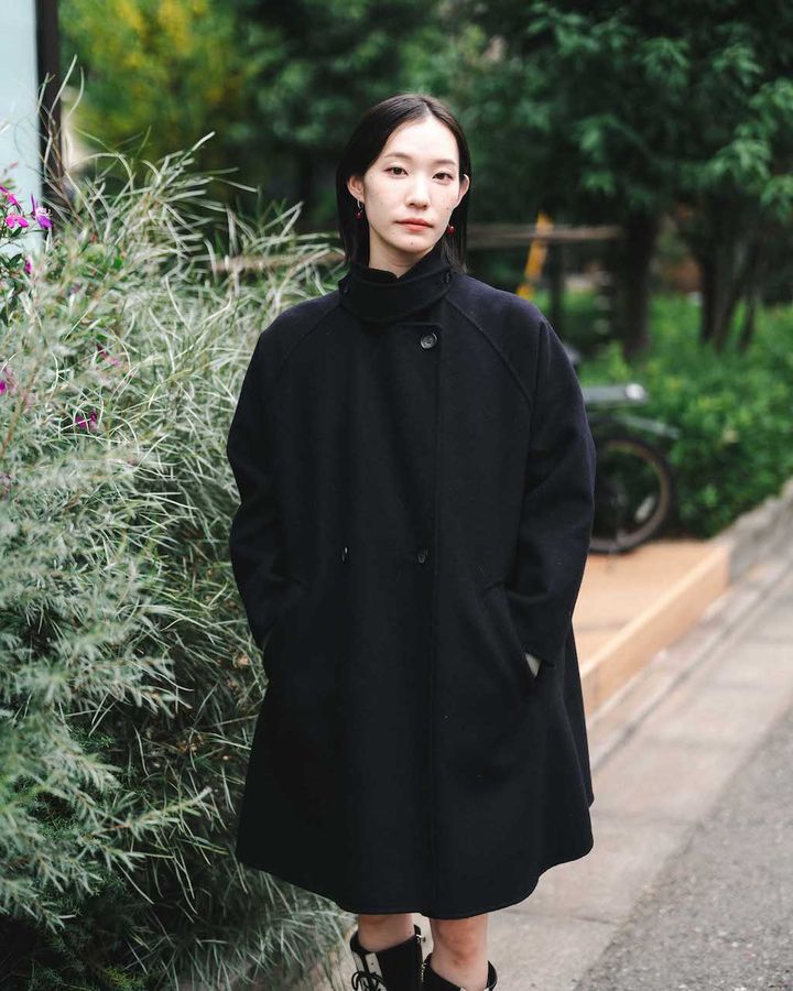 真冬の“モノトーン”コーデ5選。差し色や素材感で個性を発揮しよう【TOKYO SNAP】