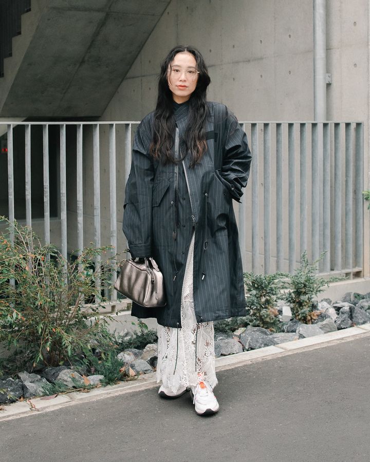 真冬の“モノトーン”コーデ5選。差し色や素材感で個性を発揮しよう【TOKYO SNAP】