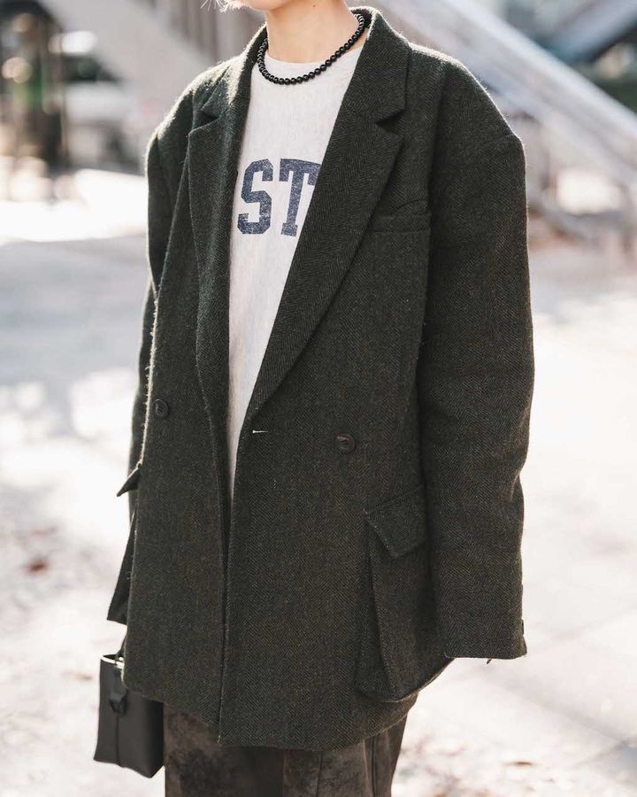 真冬の“モノトーン”コーデ5選。差し色や素材感で個性を発揮しよう【TOKYO SNAP】