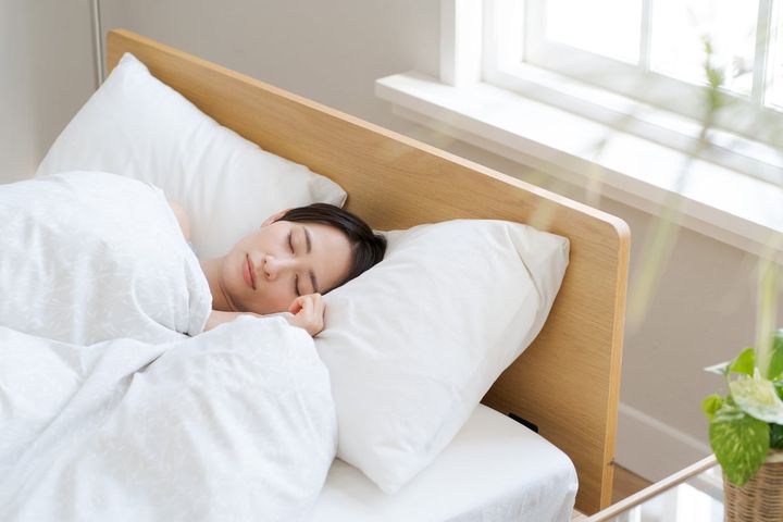 休日の寝だめが体に及ぼす影響とは？（画像はイメージ）