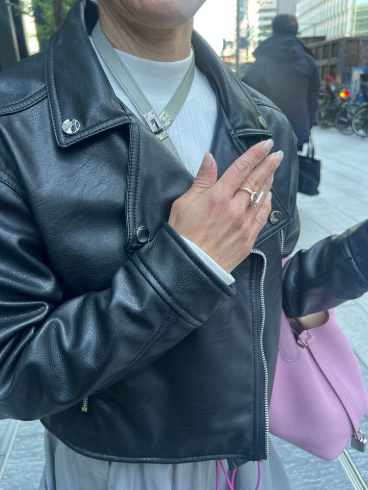 「エルメス」のチョーカーとリング