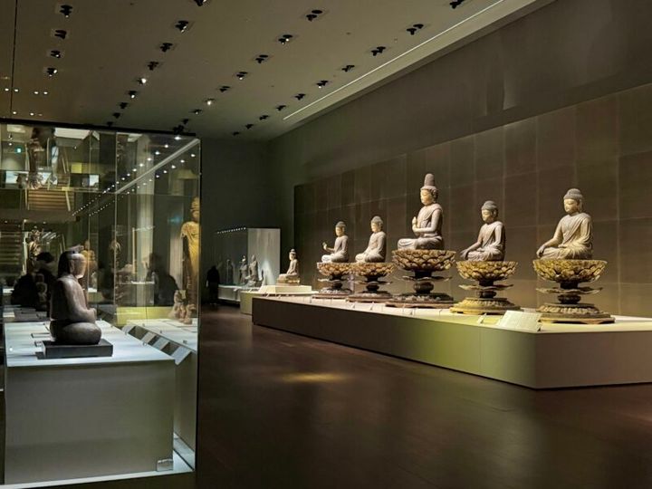 五智如来坐像（ごちにょらいざぞう）国宝、平安時代・8世紀／京都・安祥寺所蔵（京都国立博物館寄託品）