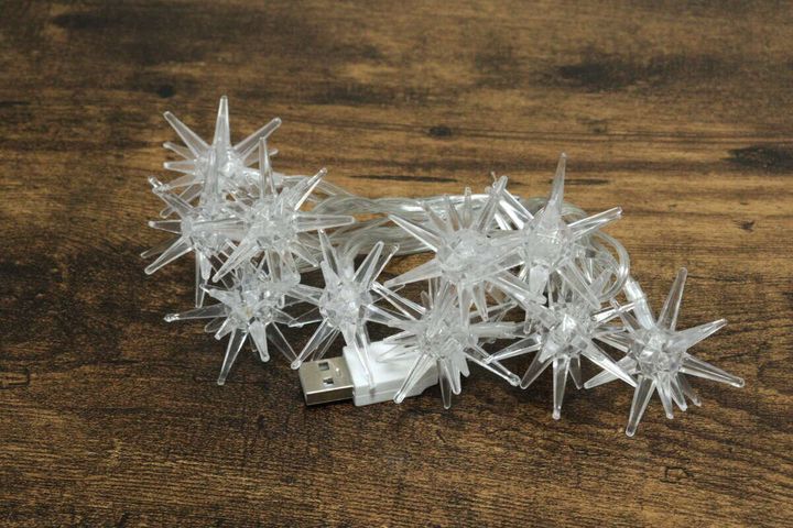 ダイソーのガーランドライト（10LED、結晶、USBタイプ）のビジュアル