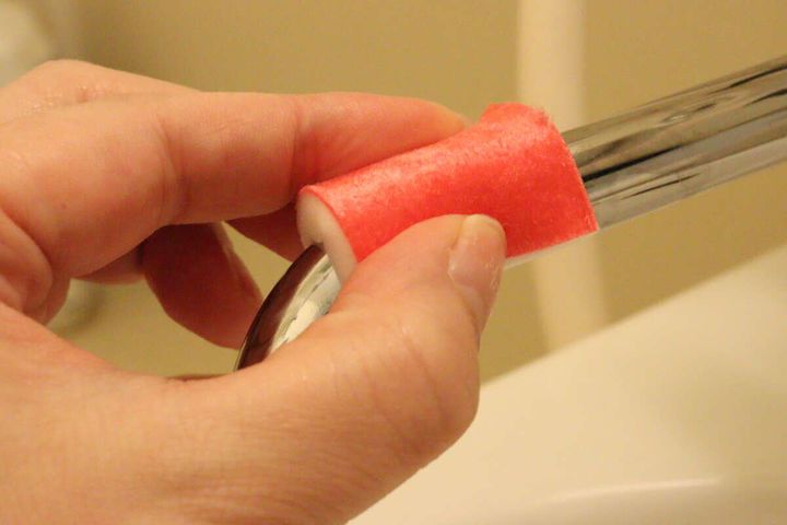 ダイソーのヌメリお掃除シート＋メラミン（落ち落ちV）で金属を掃除する