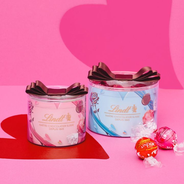 「リンドール リボンギフトボックス」（6個入 1500円／14個入 2980円） ※価格は税込み width=