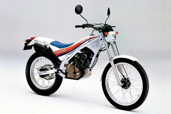 1986｜TLR250R