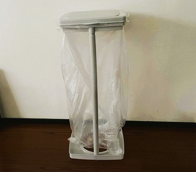ダイソー ゴミ袋ホルダー 省スペース設計