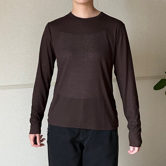 GUソフトシアークルーネックT Lサイズ着用