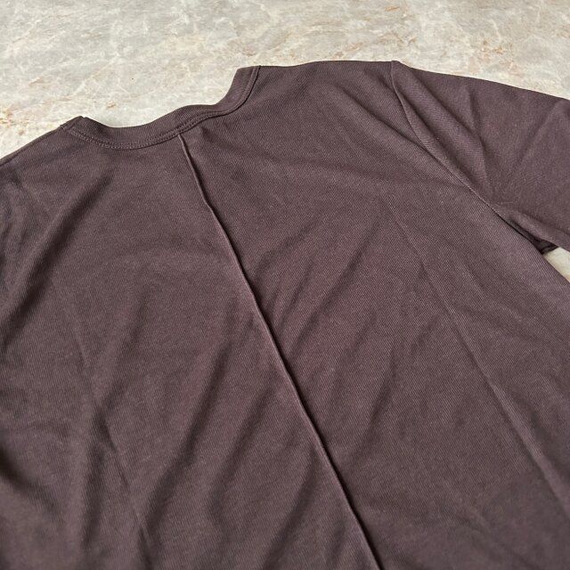 GUソフトシアークルーネックTのメローデザイン部分