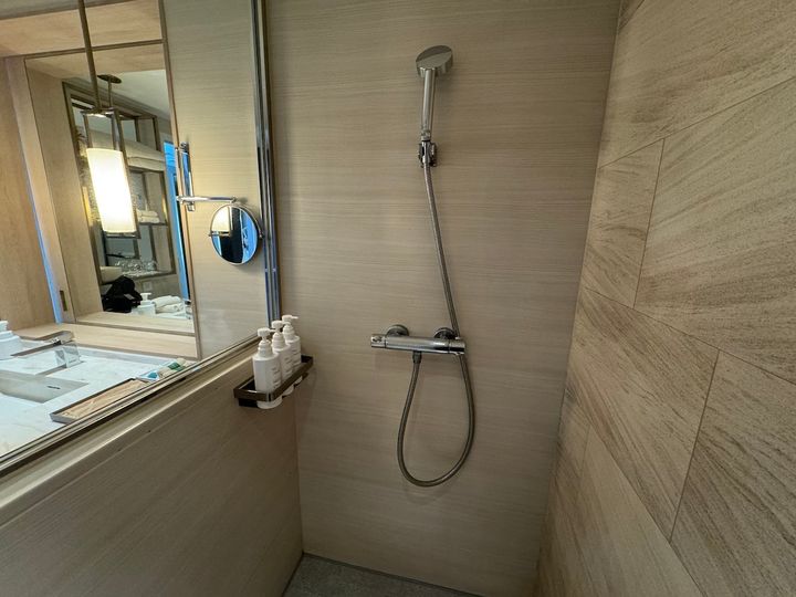 シャワーブース