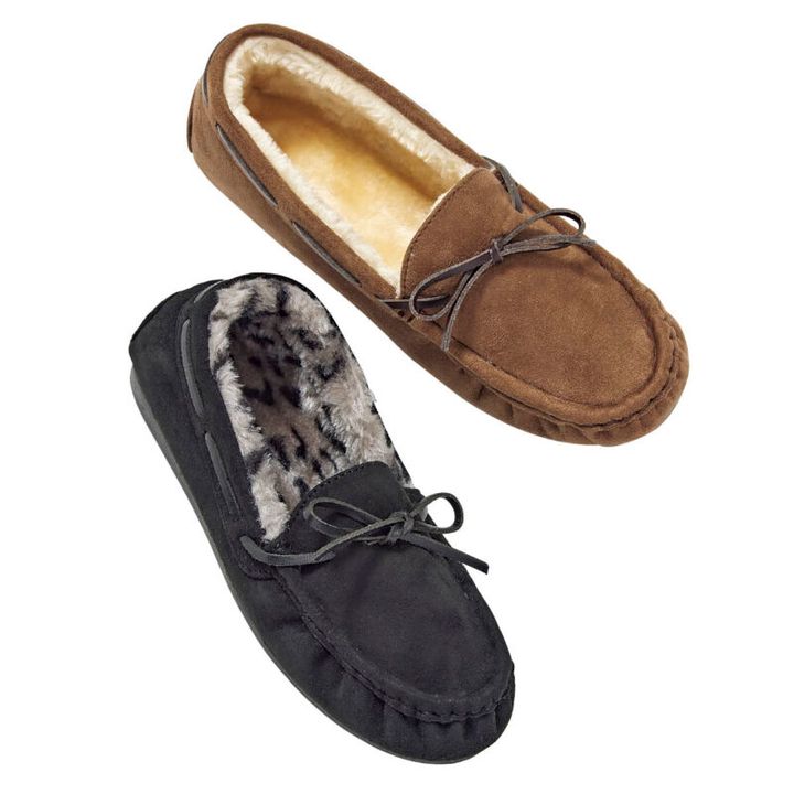 モカシン風ムートンシューズ 各￥2,790（ともに神戸レタス）