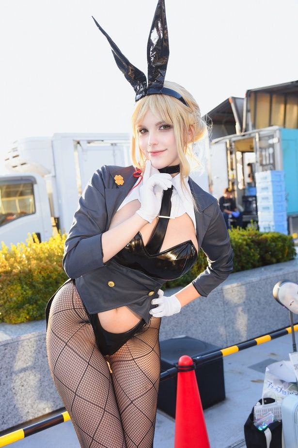 【写真を見る】「勝利の女神：NIKKE」エードなど、魅力的なコスプレイヤーを一挙に紹介 「勝利の女神：NIKKE」エード／ネトーチカさん 撮影：ソムタム田井