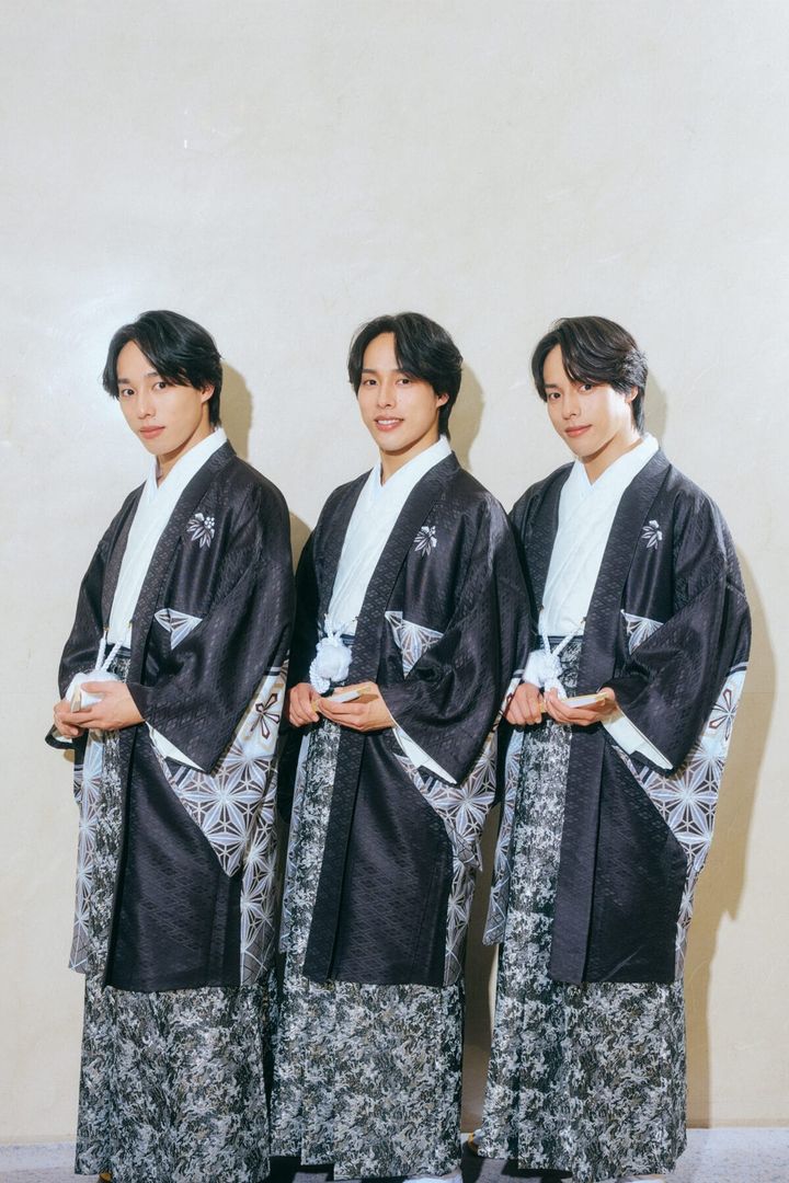 SNS総フォロワー数330万人を誇る、三つ子の佐藤三兄弟