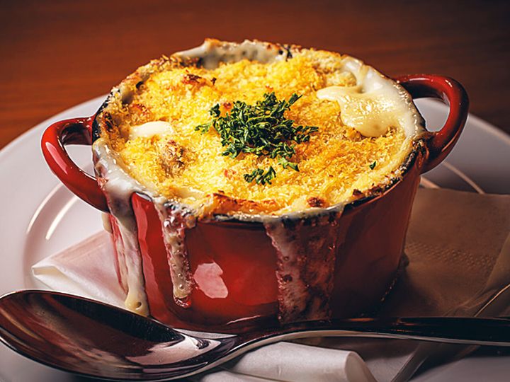 白金高輪『洋食レストラン marronnier』の「ブルーチーズのグラタン」