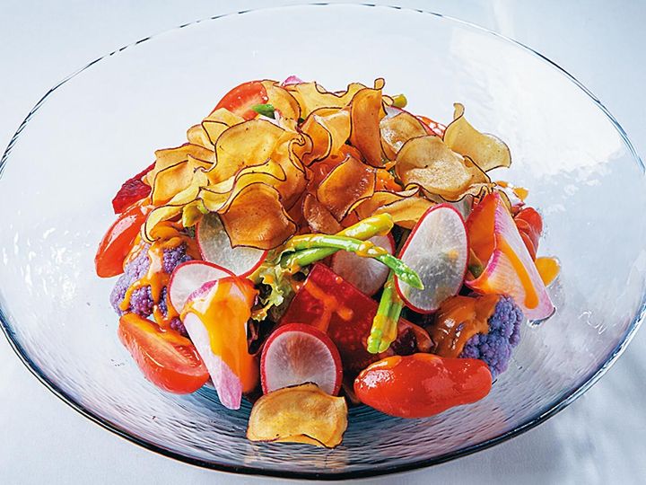 白金高輪『洋食レストラン marronnier』の栃木県産有機野菜のサラダ