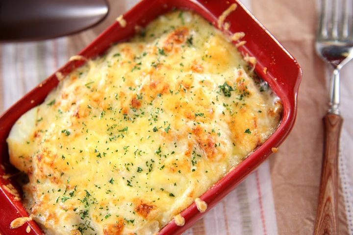 卵とソーセージのとろーりポテトグラタン