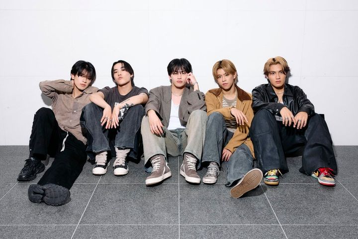【TJBB】HIROさんからの贈り物、メンバーからの譲り受け…TAKUMI、TAKIら5人が語る「人生を変えた一足」とスニーカー愛