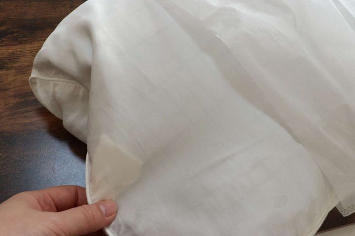 トラベル携帯用枕カバー（2枚） 装着