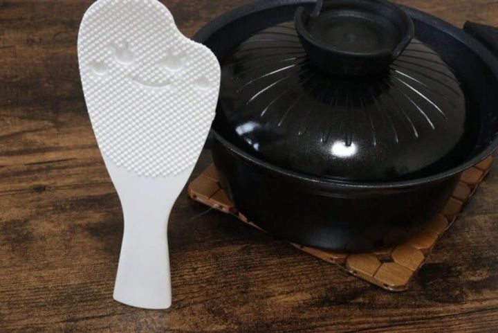 ダイソー くっつきにくい立つしゃもじ（大）