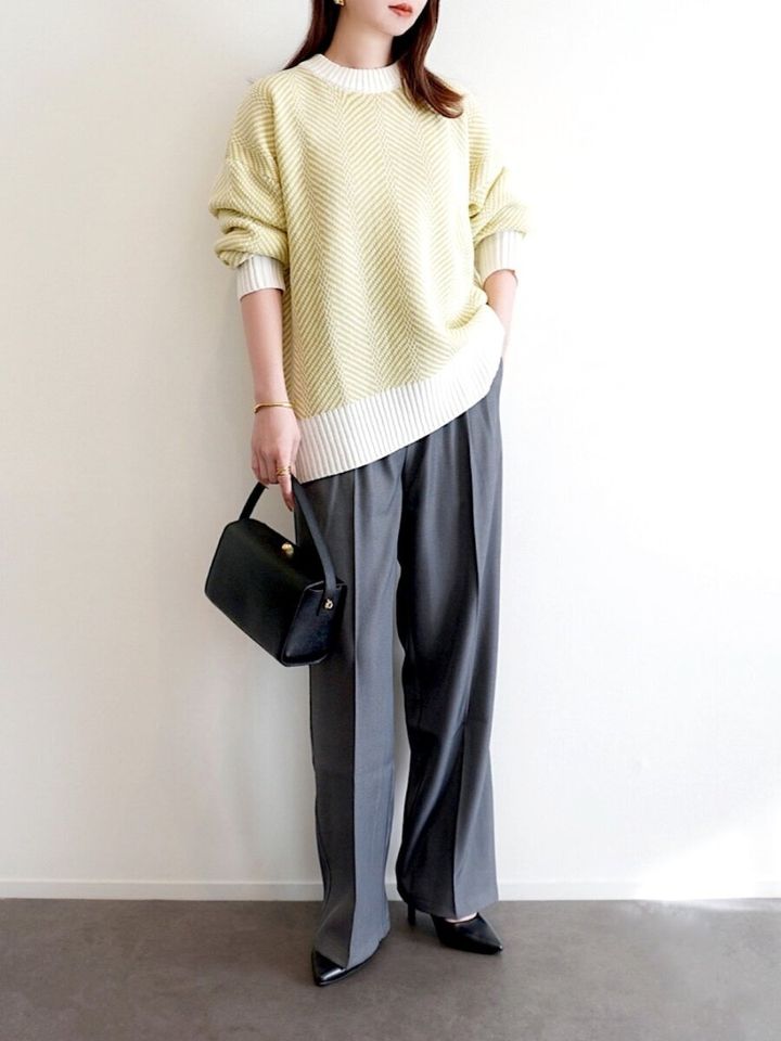 ライムニットグレーワイドパンツコーデ