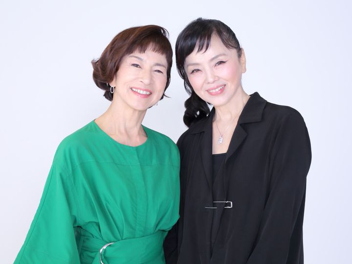 （左から）原田美枝子、松田美由紀 クランクイン！ 写真：高野広美 width=