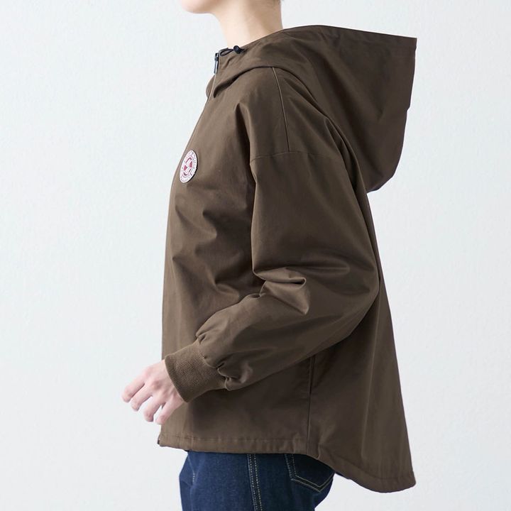 キルティング裏地付きマウンテンパーカ サイドスタイル