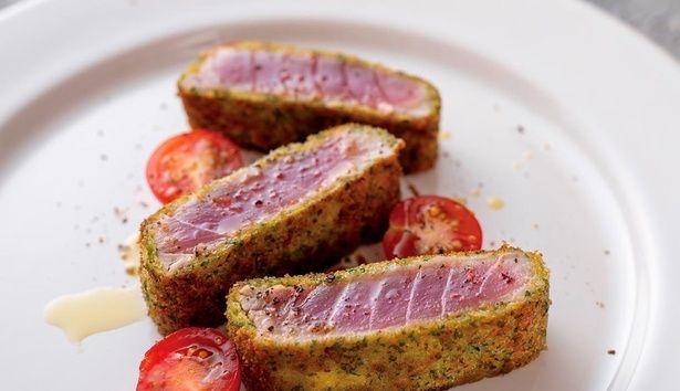 パン粉にパセリを混ぜて鮮やかな緑になるようアレンジしました （C）KEITA／KADOKAWA