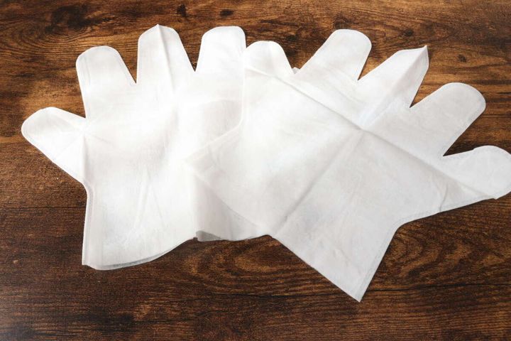 ダイソーの除菌ができる お掃除用 ウェット手袋は2枚入り