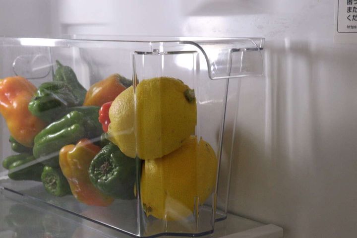 スタックができるクリア冷蔵庫収納ケース（27cm×10cm×13.5cm） 冷蔵庫内に収納