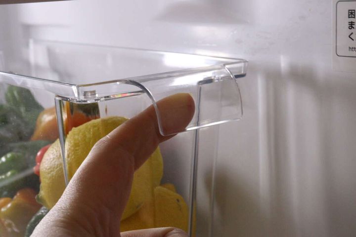 スタックができるクリア冷蔵庫収納ケース（27cm×10cm×13.5cm） 持ち手