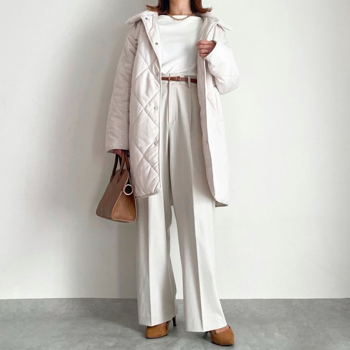 ユニクロタックワイドパンツ NATURAL ワントーンコーデ