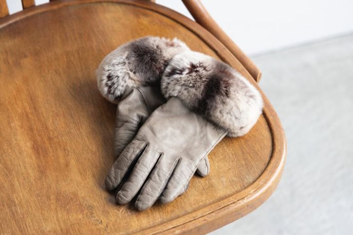 ふわふわが心地いいレザーグローブ