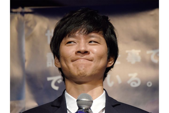 渡部建さん（2014年11月27日、時事通信フォト）