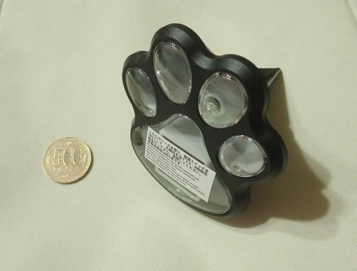 DAISO(ダイソー)：ソーラーガーデンライト(ネコ型)