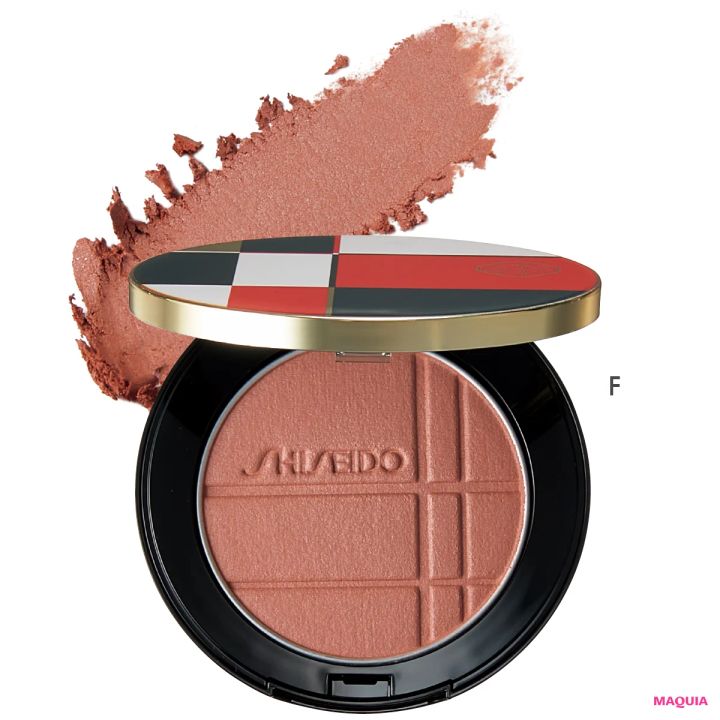 石原さとみさん 2026年春新色のトレンドメイク SHISEIDO カラー+グロウ エンハンサー 04