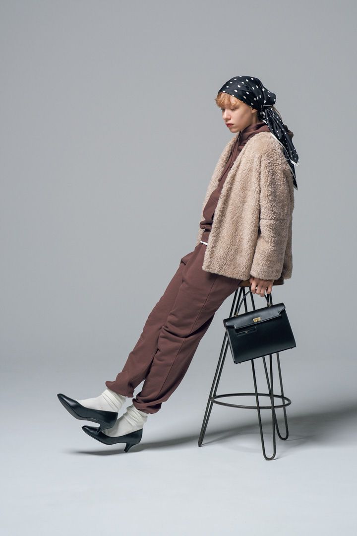 本当にスウェットのセットアップ？おしゃれで上品で楽ちんなコーデ6選