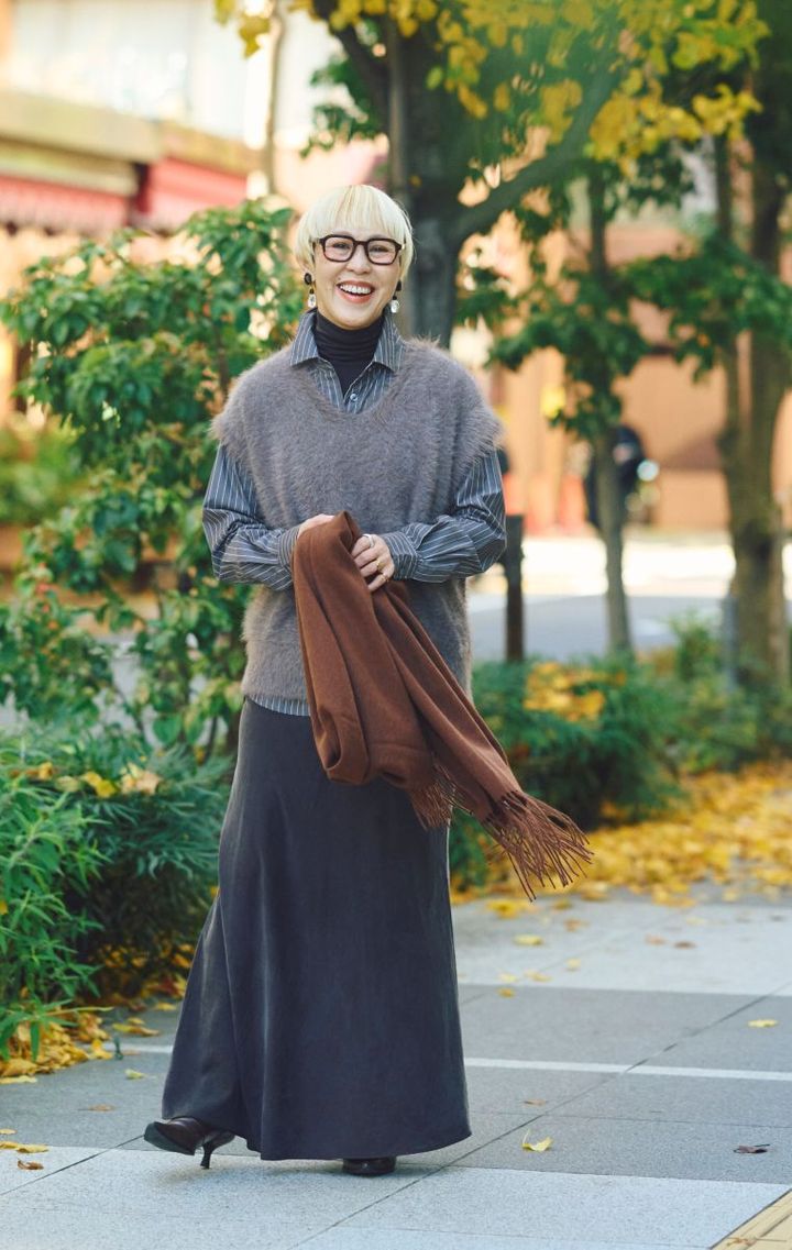 モヘア調ベストのブラウンコーデ