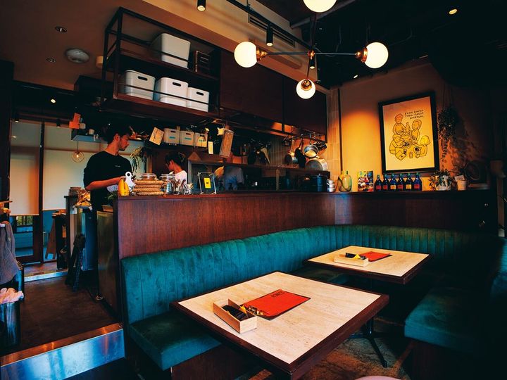 池尻大橋『洋食 api』の内観