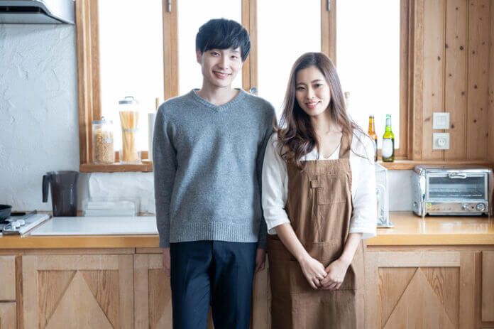 「実家暮らし女子」ってアリ？男子のリアルな本音とは