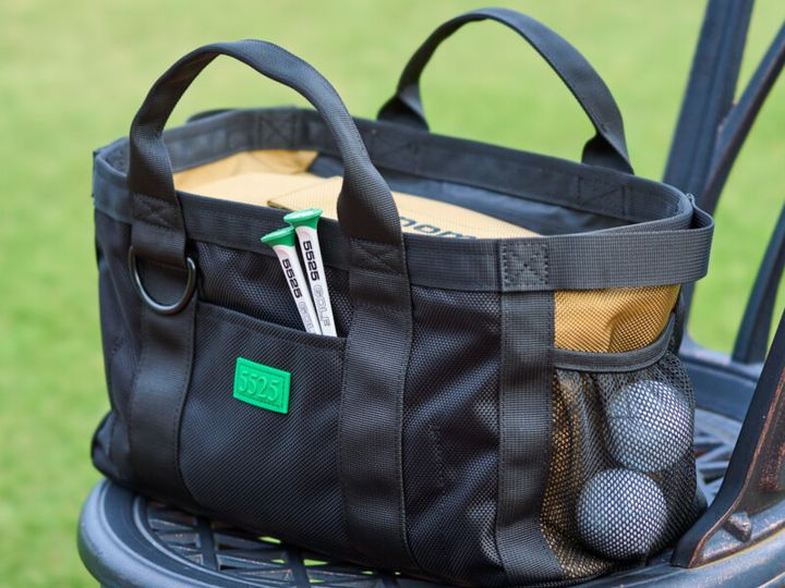 機能性・デザイン性のあるカートバッグ！ターフの上に都会の風を