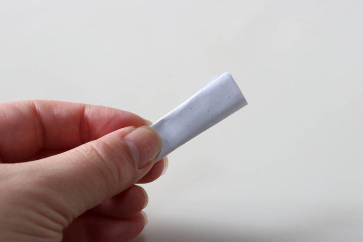 セリアのブラックスティックのりでプライバシーを守る