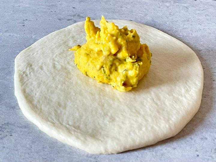 パンプキンクリームチーズの豆乳ヨーグルトパン