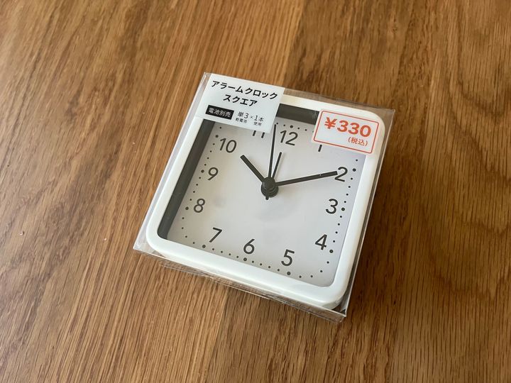 【100均】置き時計を5個買ってみた！ダイソー・セリア・キャン★ドゥの売り場を調査