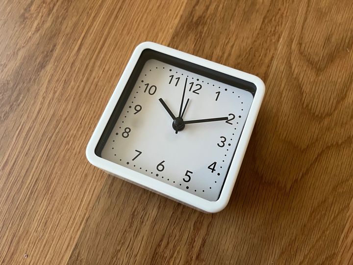 【100均】置き時計を5個買ってみた！ダイソー・セリア・キャン★ドゥの売り場を調査